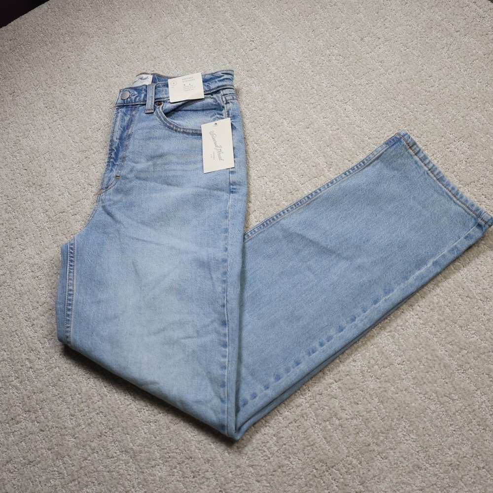 Universal Thread Vintage Straight High Rise Jeans Light Wash Blue 4R A2-003